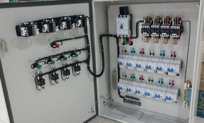 電伴熱控制柜展示